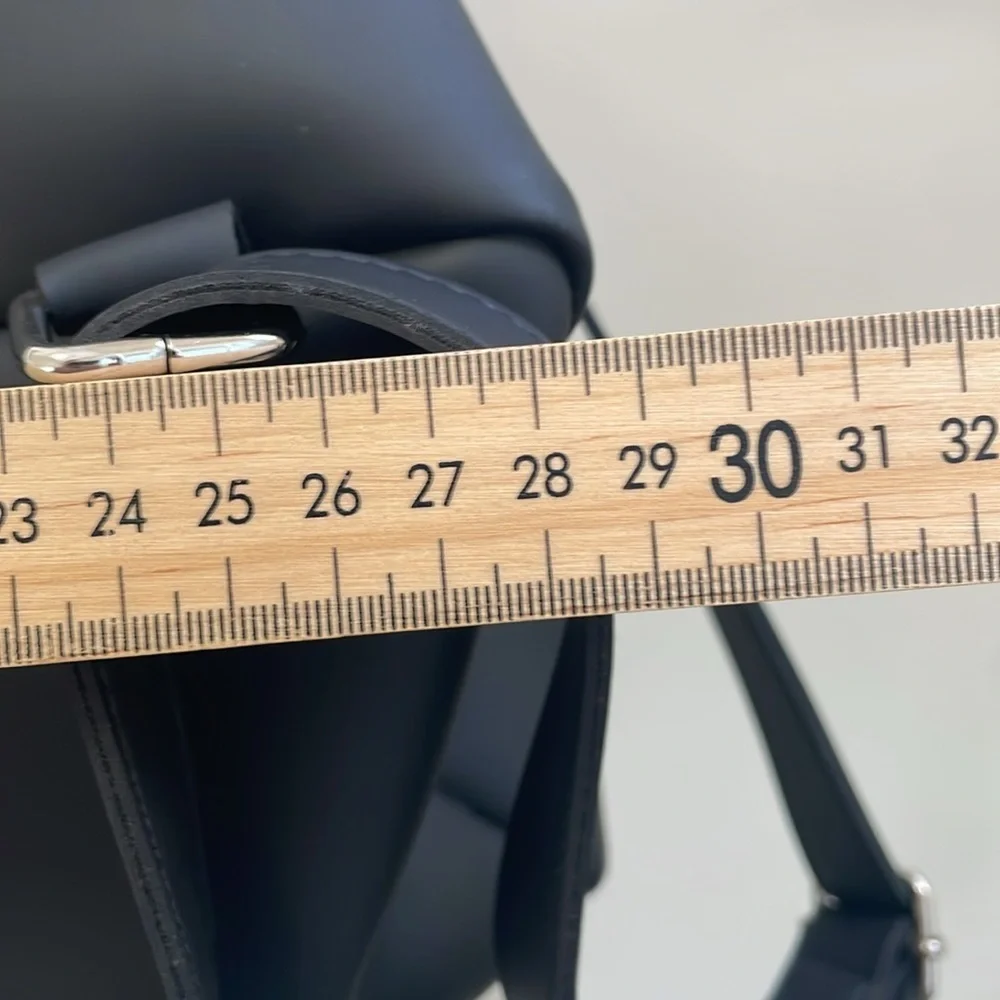 O Bag - Small Classic Backpack - Black - Picture 9 of 10